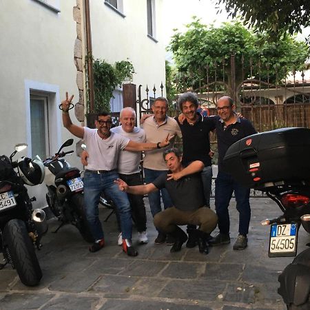 Il Nido Nel Borgo Casa Vacanze Камайоре Екстериор снимка