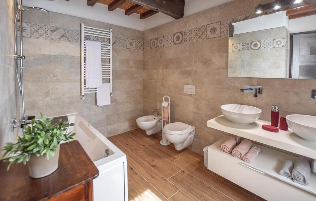 Il Nido Nel Borgo Casa Vacanze Камайоре Екстериор снимка