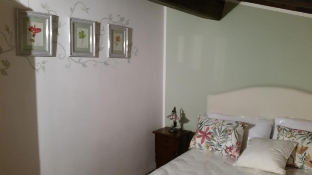 Il Nido Nel Borgo Casa Vacanze Камайоре Екстериор снимка