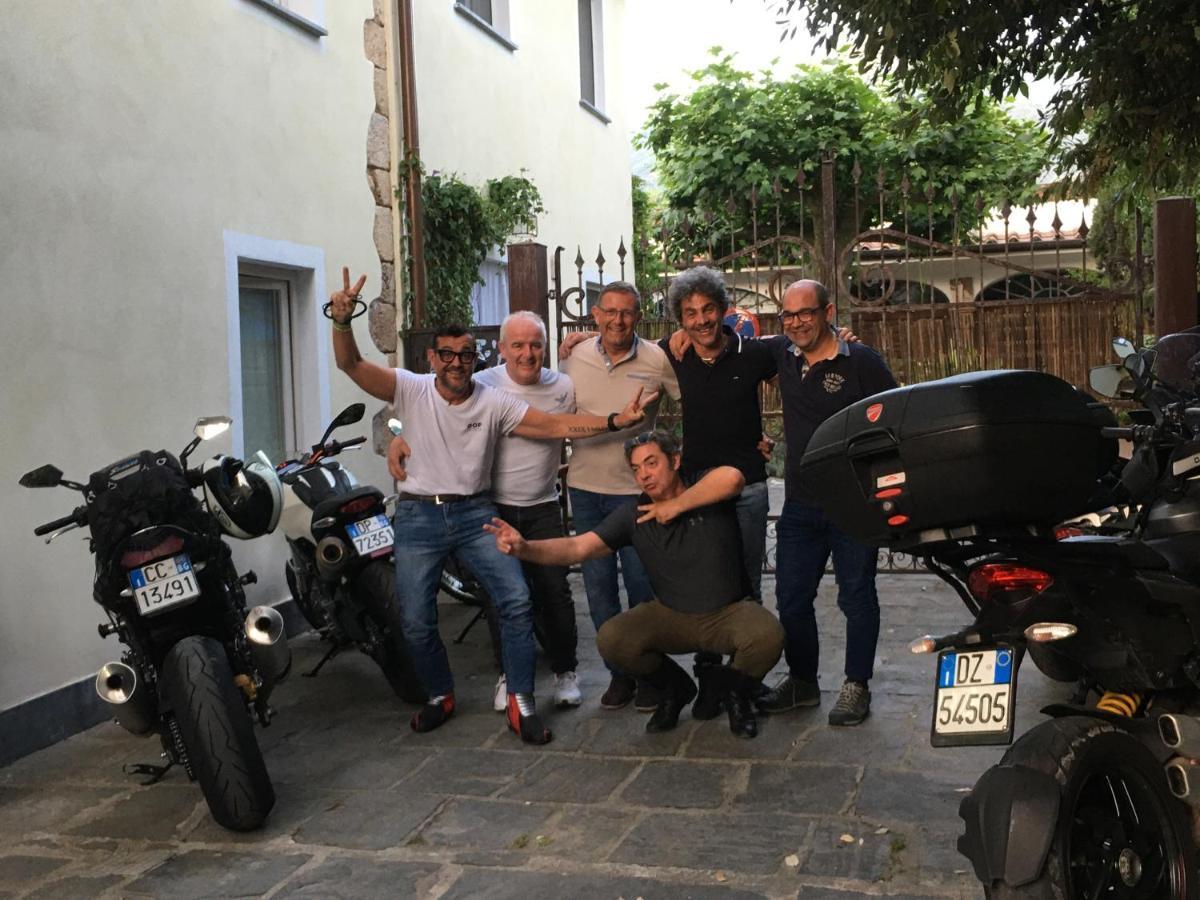 Il Nido Nel Borgo Casa Vacanze Камайоре Екстериор снимка